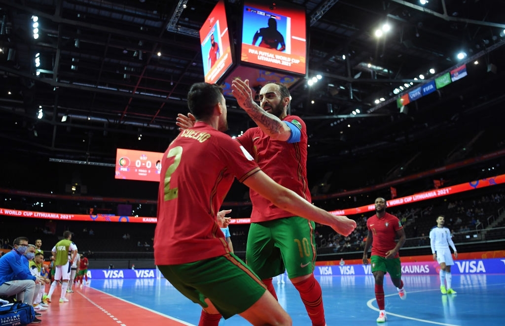 Bồ Đào Nha vất vả giành vé vào vòng tứ kết World Cup 2021