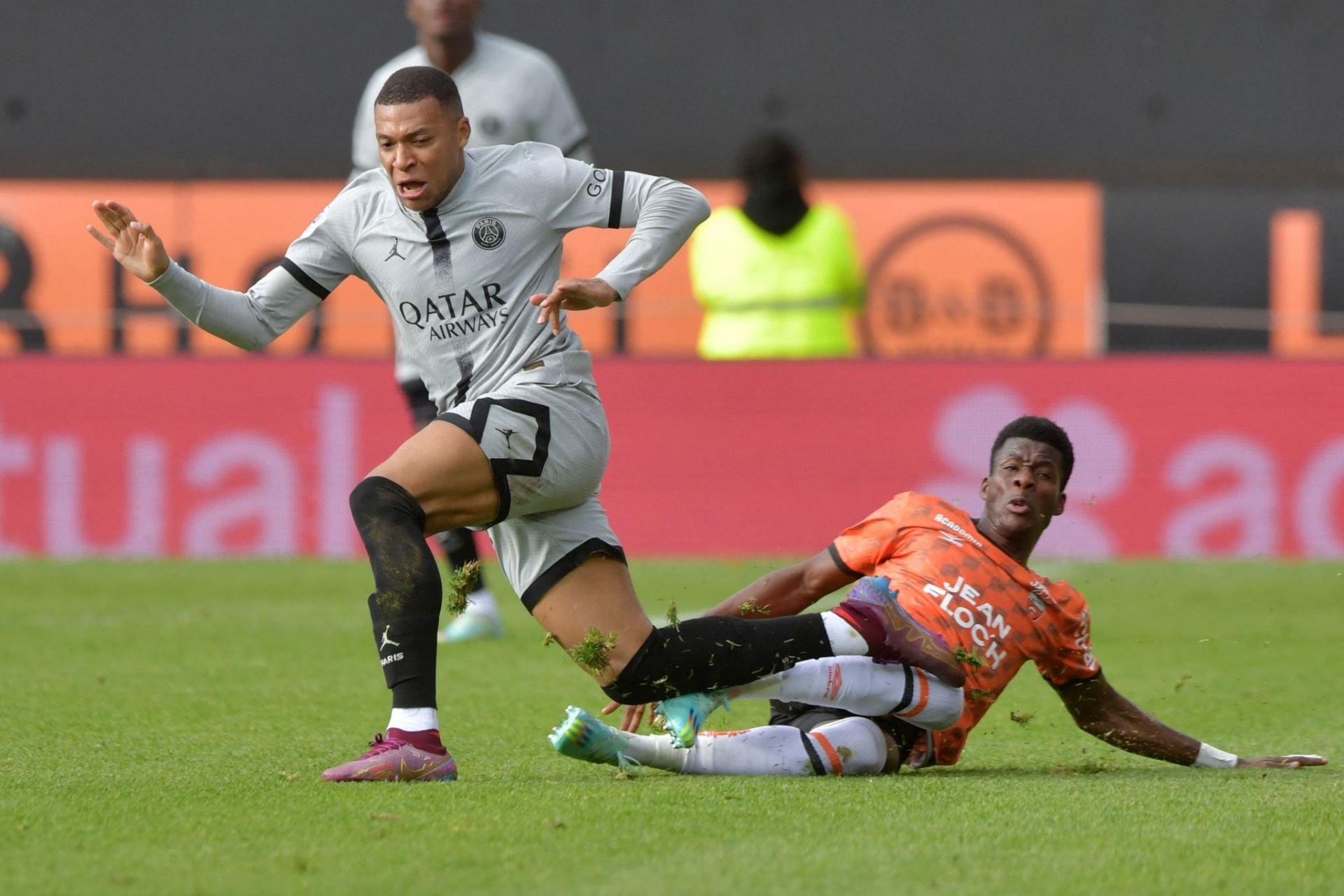Kết quả PSG vs Lorient: Mbappe đáng trách, PSG thoát hiểm ngoạn mục