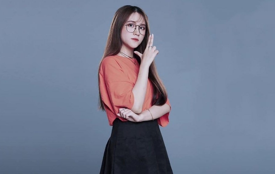 co-ngan-tv-chia-se-ly-do-tro-thanh-streamer-free-fire-2