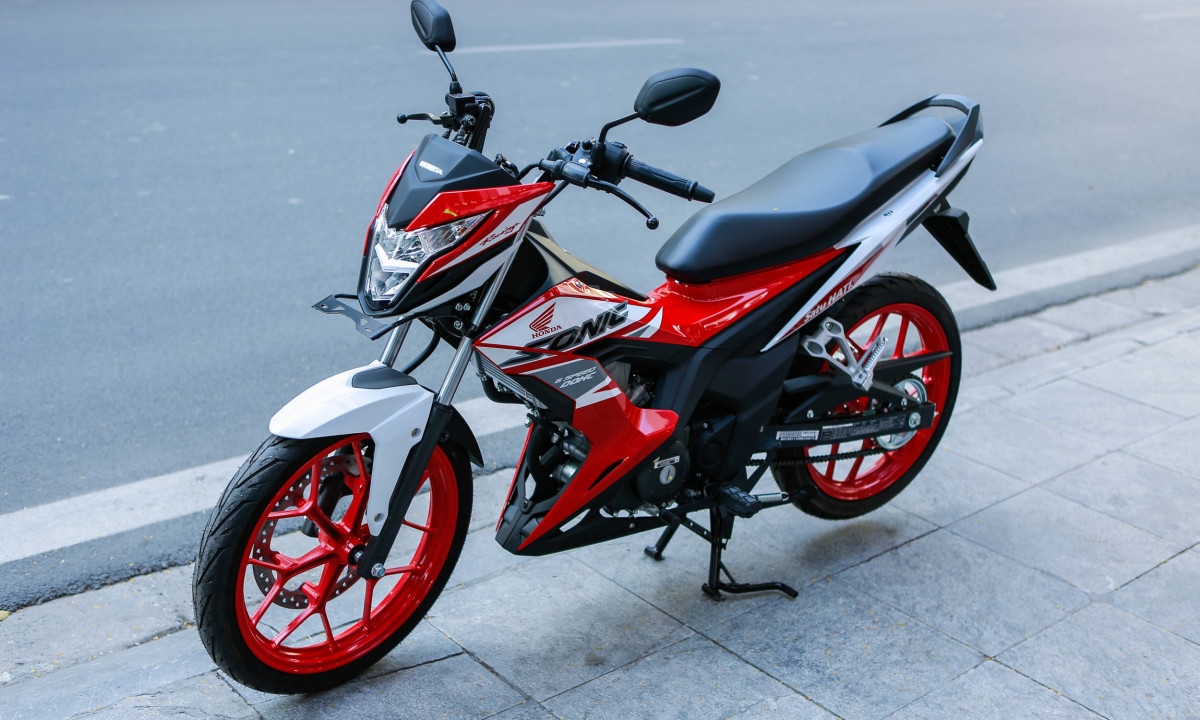 Mua Honda Sonic hay Suzuki Satria