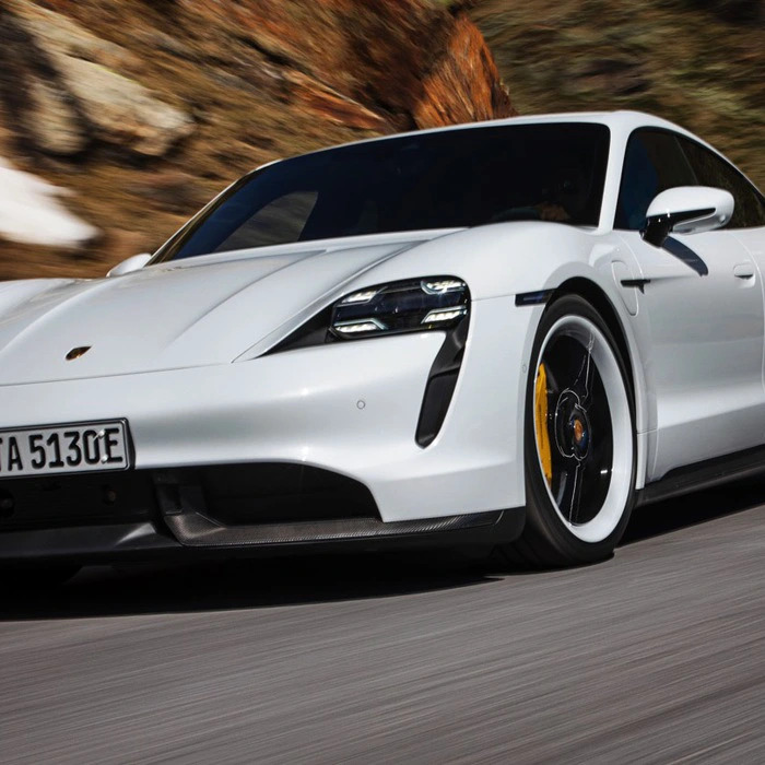 Giá xe Porsche Taycan tháng 11/2023 357001