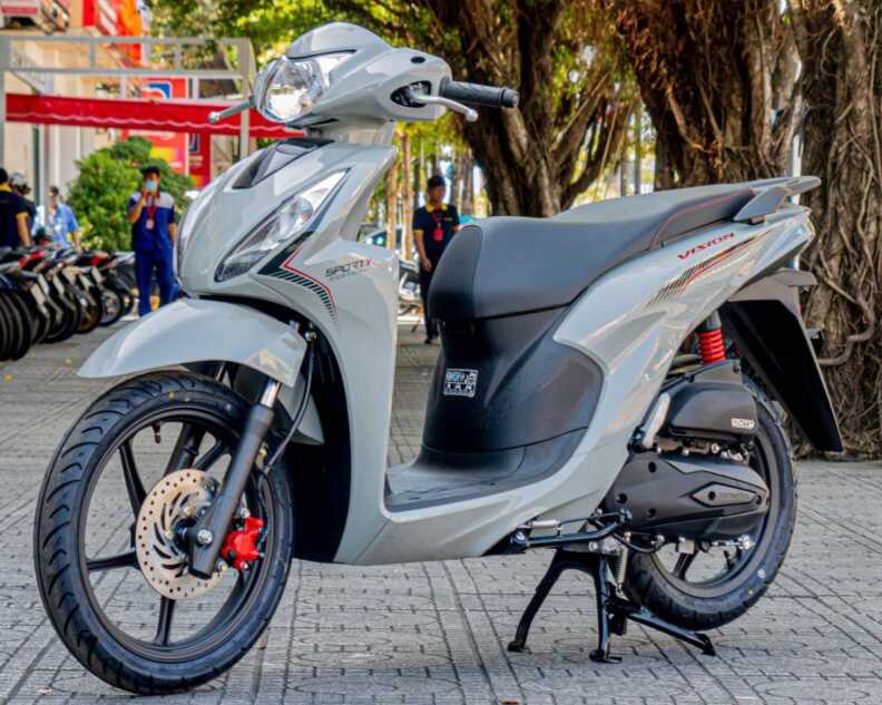 So sánh Honda Vision và Yamaha Janus 365228