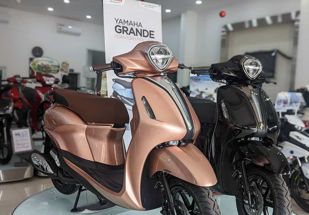 So sánh Honda Vision và Yamaha Grande: 50 triệu mua xe nào? 365723