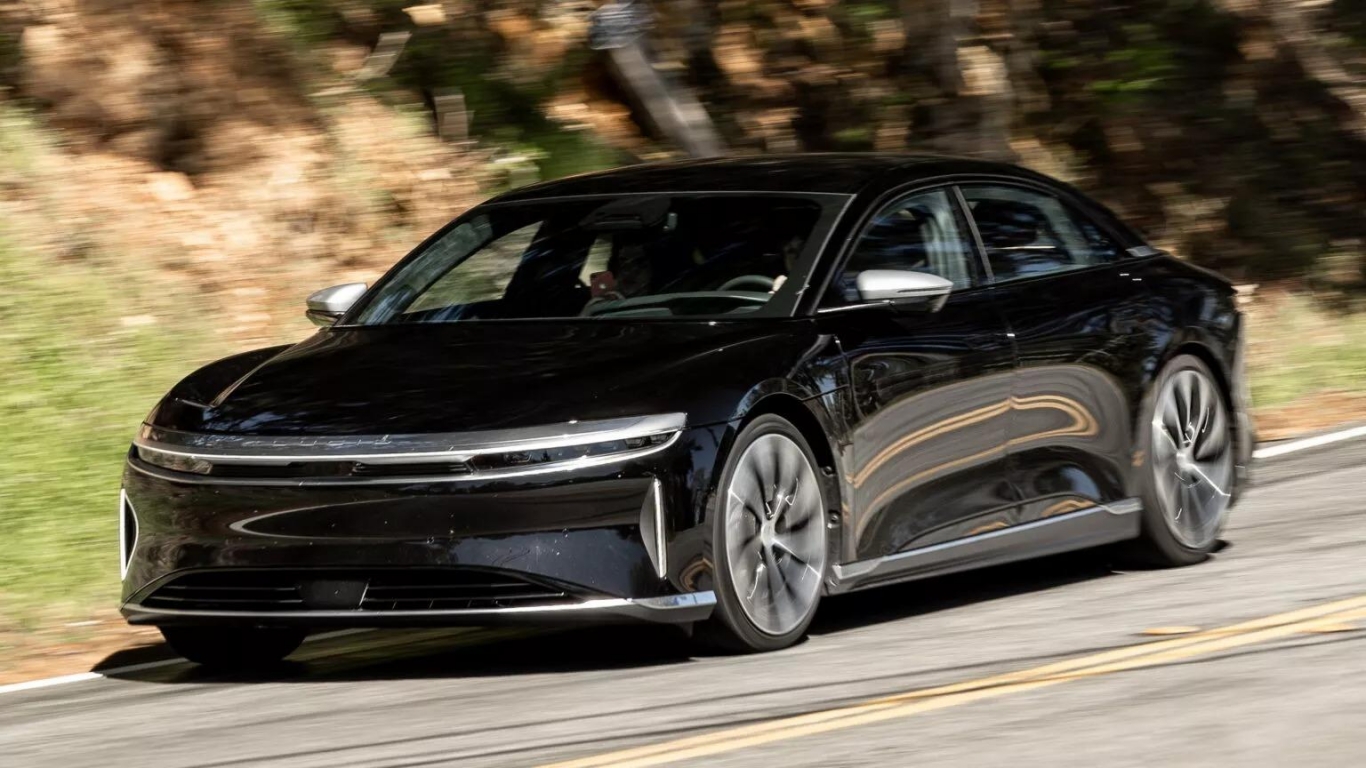 Lucid Air 2025 là mẫu xe tiết kiệm năng lượng nhất của hãng, giá quy