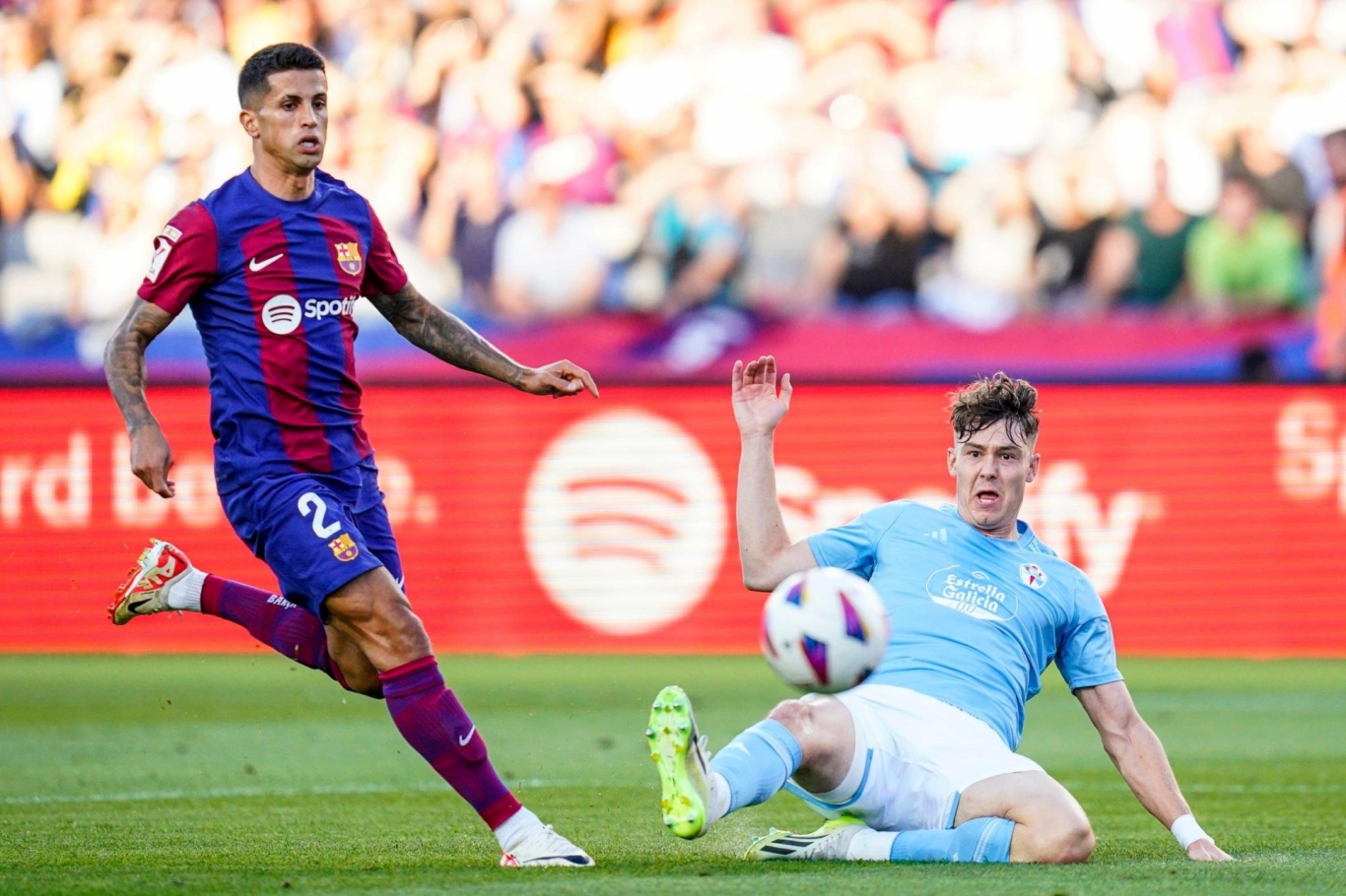 Ngược dòng đẳng cấp, Barca vượt Real chiếm ngôi đầu La Liga 331491