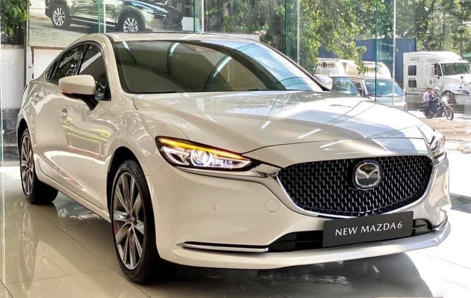 Cụm đèn trước Mazda 6