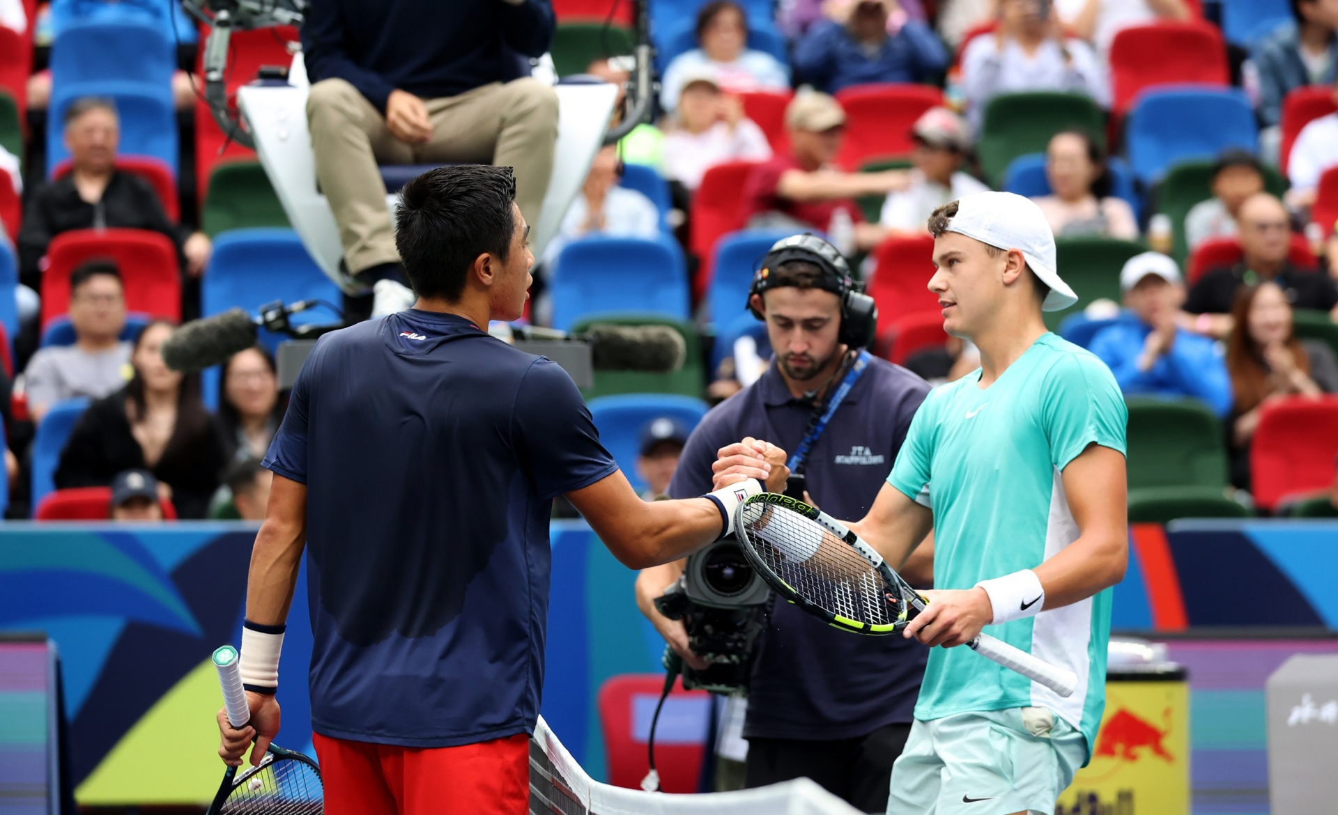 Tay vợt gốc Việt để thua khó hiểu ở vòng loại ATP Tokyo 2023