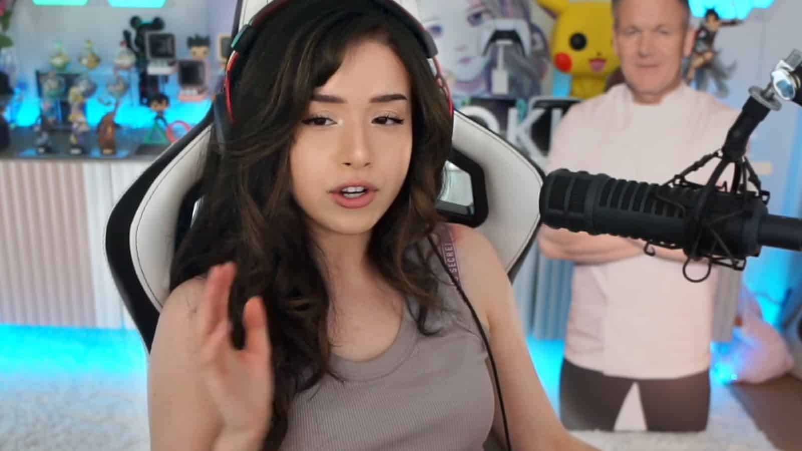 Ngắm nhan sắc Pokimane - nữ streamer nổi tiếng nhất trên Twitch