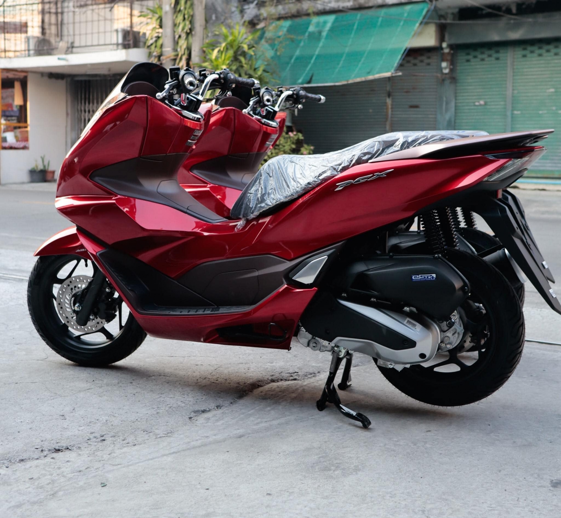 A Comprehensive Review of the 2024 Honda PCX 160 Everything You Need to ...
