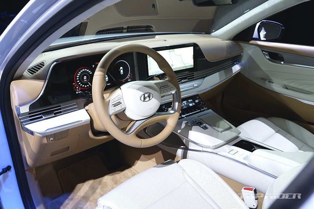 Giá chỉ 702 triệu đồng, sedan hạng D của Hyundai 'CHÁY HÀNG' vì quá rẻ
