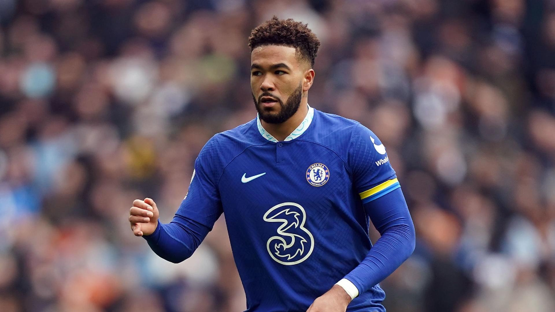 Tại sao Chelsea nên bán Reece James