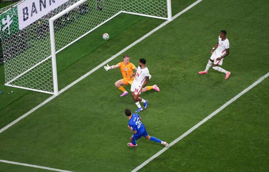 Tình huống gây tranh cãi nhất trận Anh vs Croatia 852525