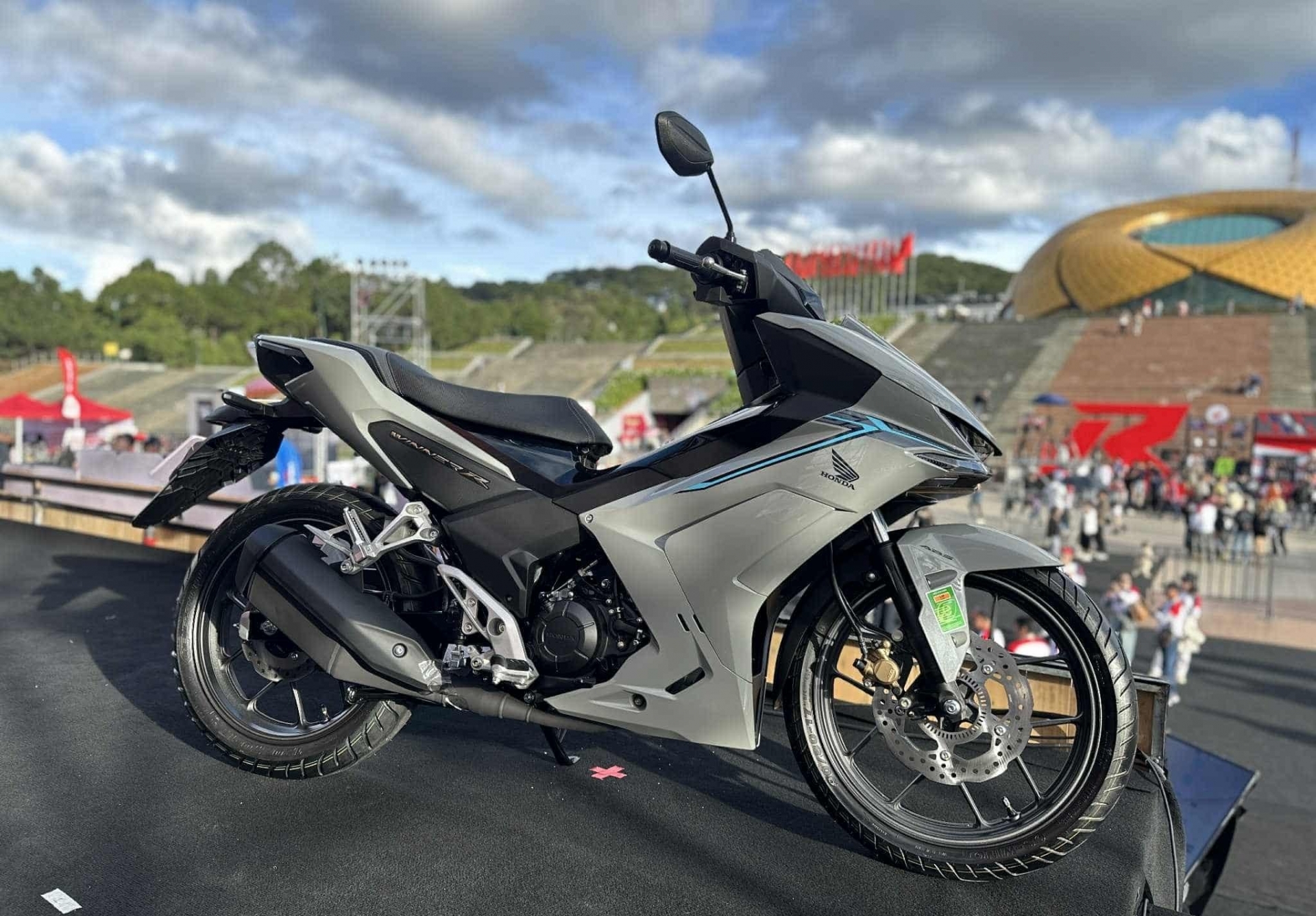 Cộng đồng xe côn tay nói gì về thiết kế của Honda Winner R mới ra mắt?