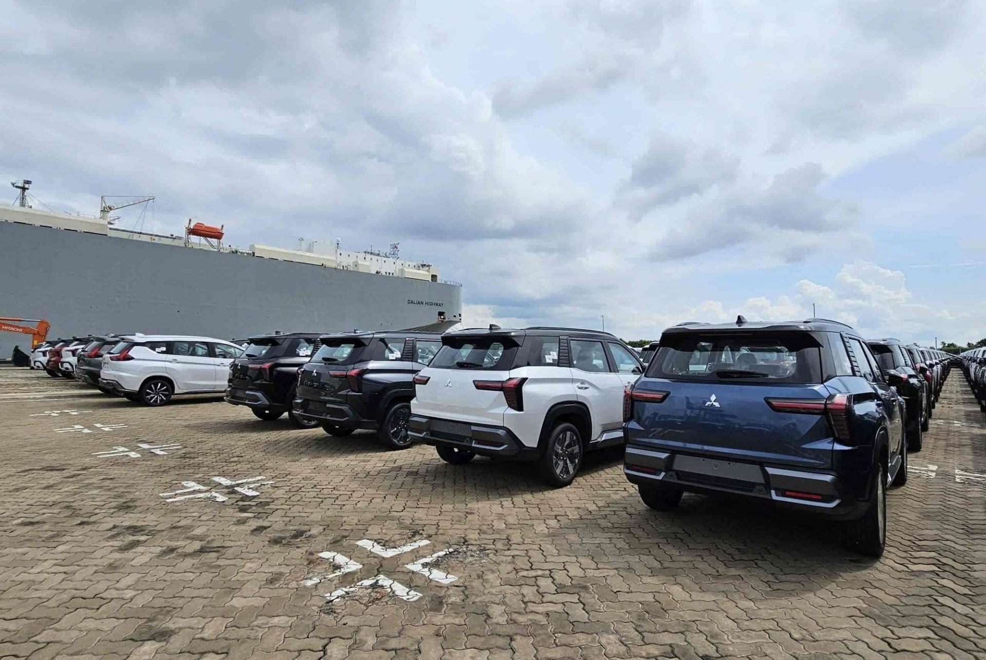 Mitsubishi âm thầm rút Outlander khỏi Việt Nam, dọn đường cho mẫu CUV 7 ...
