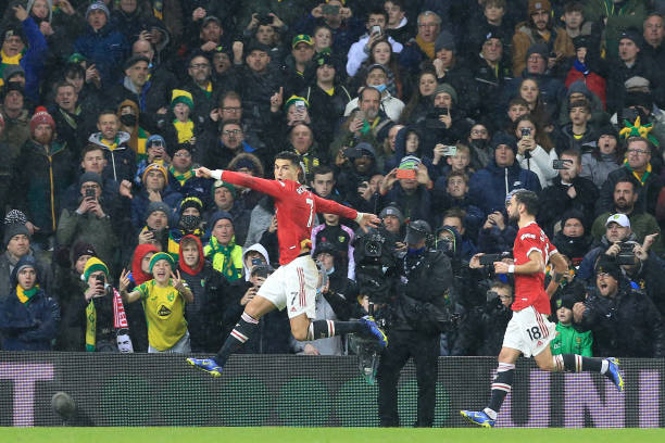 De Gea và Ronaldo đóng vai người hùng, MU có 3 điểm nhọc nhằn trước đội bét bảng