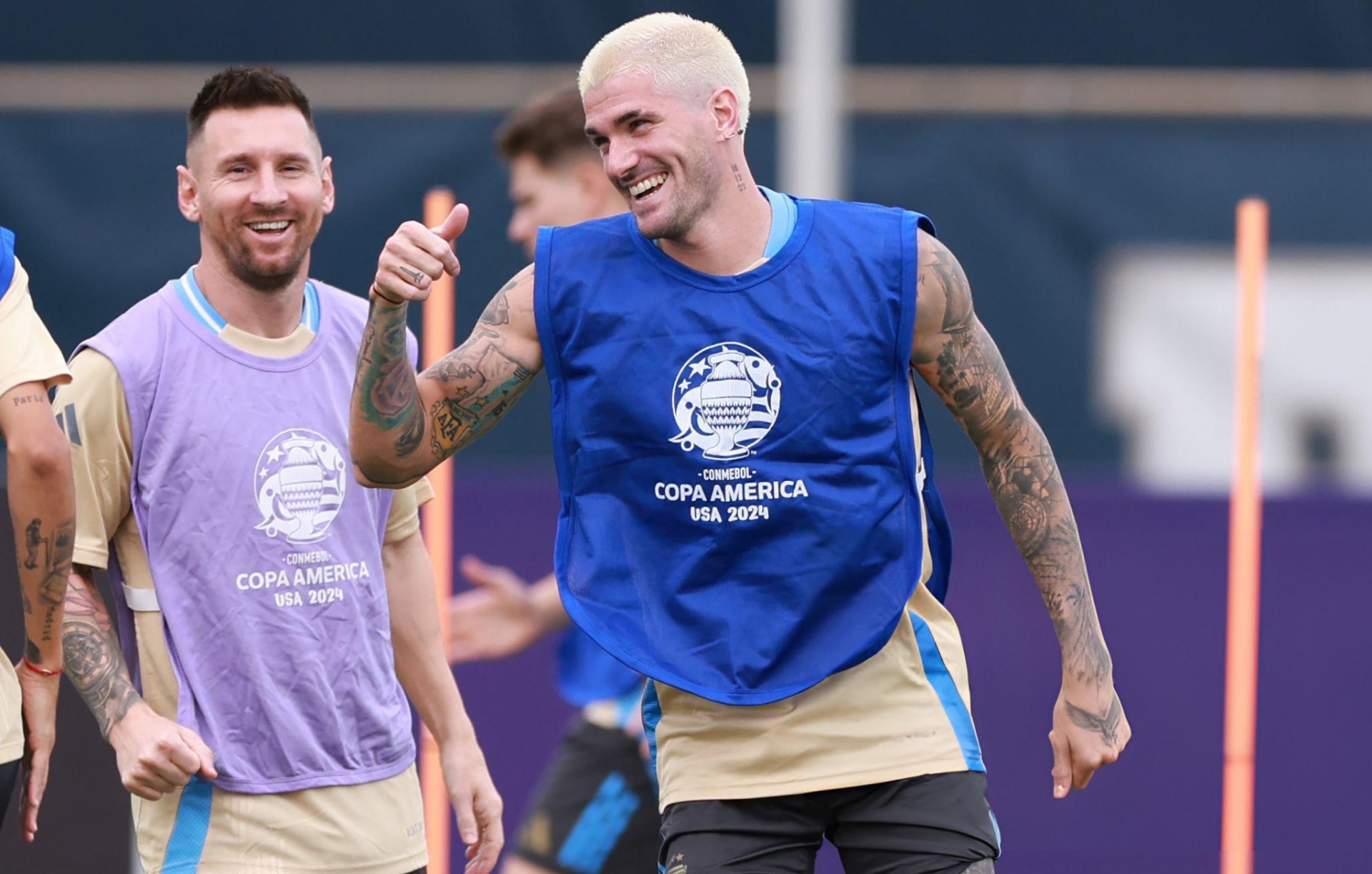 Messi và những biệt danh thú vị: Từ 'bọ chét' cho tới 'quái thú'