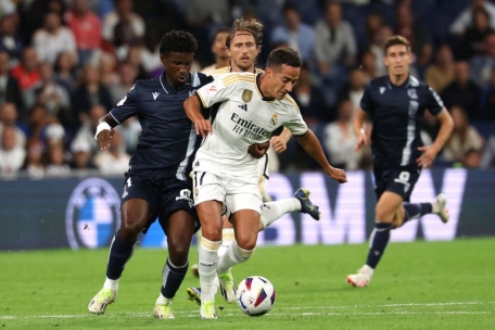 Real Madrid thể hiện bản lĩnh, độc chiếm ngôi đầu La Liga 328185