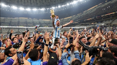 Chat GPT chỉ thẳng cầu thủ vĩ đại nhất lịch sử, Messi mất top 1 328363