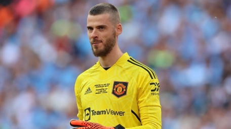 Rời Old Trafford, De Gea sẽ cứu vớt sự nghiệp tại CLB đối thủ của MU? 328281