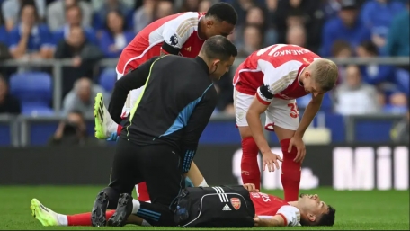 Vừa trở lại Cúp C1, Arsenal đã nhận ngay cú sốc không thể đong đếm 328455