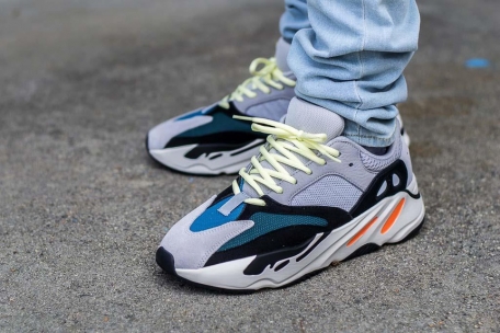 Adidas yeezy 700 wave runner outlet giá