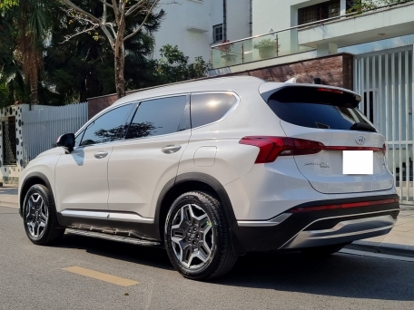 Hyundai Santa Fe chạy lướt xuống giá khó tin chỉ sau 1 năm lăn bánh 359538