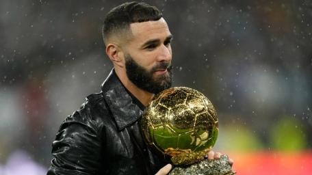 benzema-qua-bong-vang-1680774444.jpg