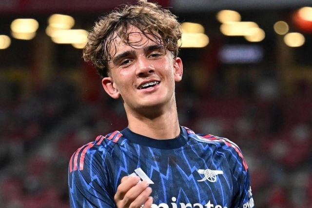 Thần đồng 15 tuổi đang 'gây sốt' tại Arsenal 673173