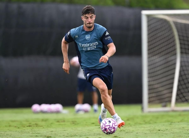 Chi hơn 200 triệu Bảng, Arsenal lập tức đẩy ngay 9 cái tên ra đi 673307