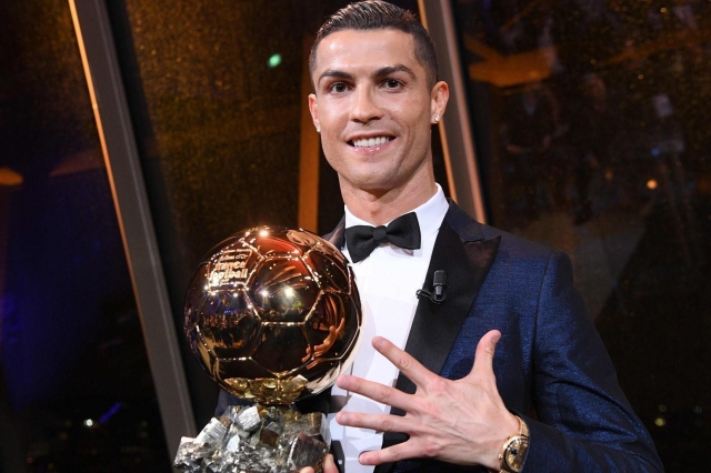 Ronaldo bất ngờ tiết lộ kết quả Quả bóng Vàng cho Messi 679231