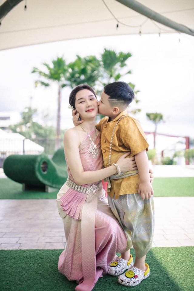 Mina Young Thai Lan 5