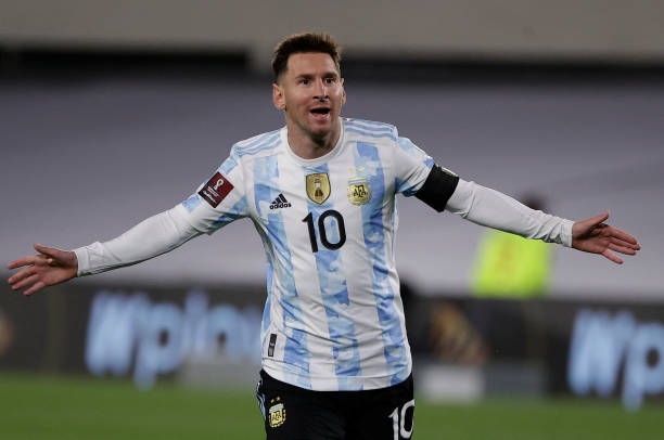 Phát cuồng vì Messi, cầu thủ Argentina có hành động không tưởng để ghi lại khoảnh khắc ‘cả đời có một’ 194324