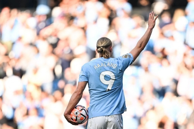 Haaland lập hat-trick, Man City đè đẹp đối thủ ngay trên sân nhà 321734
