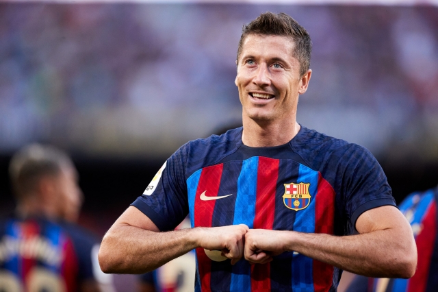 Lộ điều khoản giải phóng hợp đồng của Lewandowski, fan Barca lo 'sốt vó' 326400