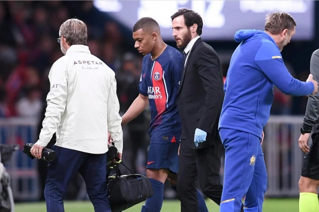 Tương lai mập mờ, Mbappe lại báo tin không thể buồn hơn với CĐV thủ đô Paris 333455