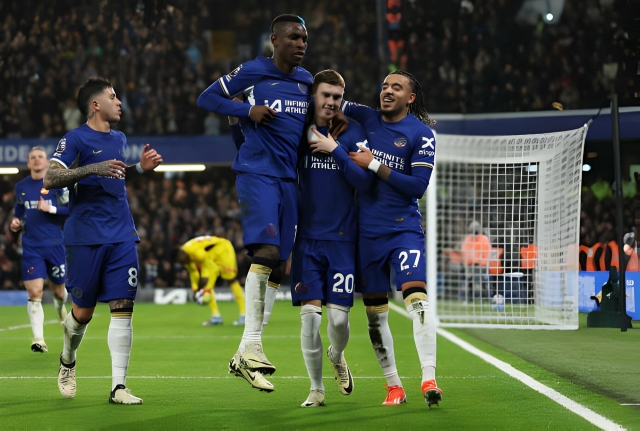 Bù giờ điên rồ, Chelsea giành chiến thắng kịch tính trước MU 436653