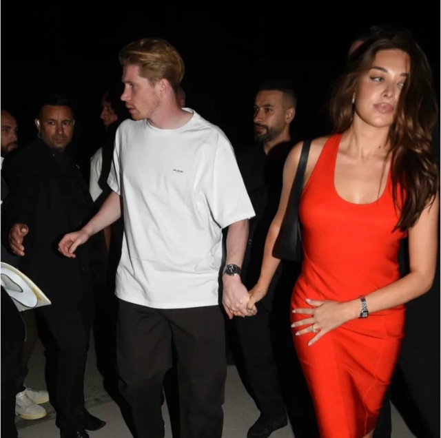 Sao Man City lê lết ở quán rượu: De Bruyne ngã xe, Grealish nhậu đến 5h sáng 466094