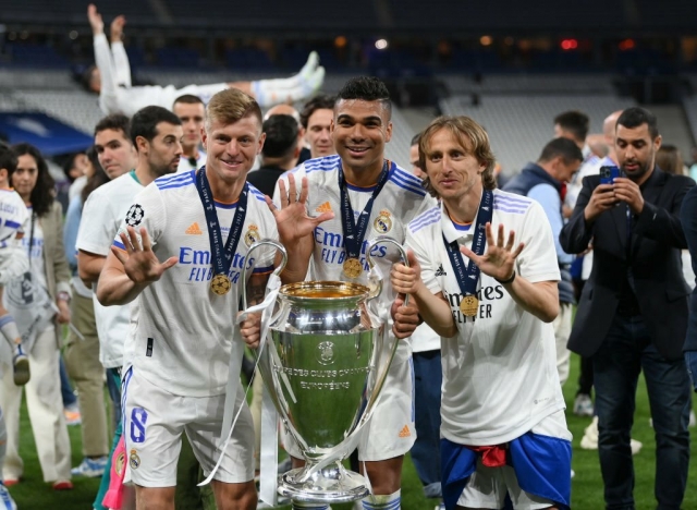 Thi đấu bền bỉ, 'thánh chuyền bóng' lập luôn kỷ lục vĩ đại cùng Real Madrid 336661