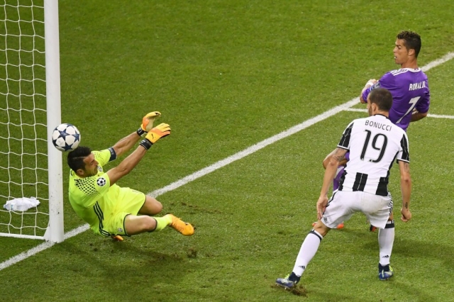 Huyền thoại vĩ đại bậc nhất Juventus cay đắng thừa nhận 'khoảnh khắc thiên tài' của Cristiano Ronaldo 345922