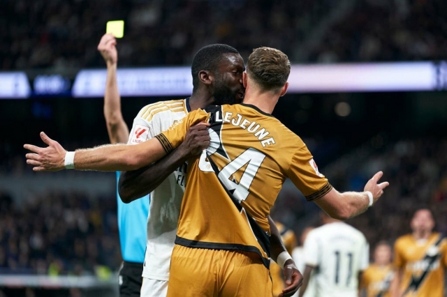Đánh mất ngôi đầu, Ancelotti bất ngờ nhận tin buồn 'chí mạng' tại Real Madrid 352291