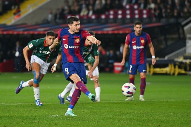 Barcelona giành chiến thắng nhọc nhằn, tiếp tục bám đuổi ngôi đầu La Liga 355529