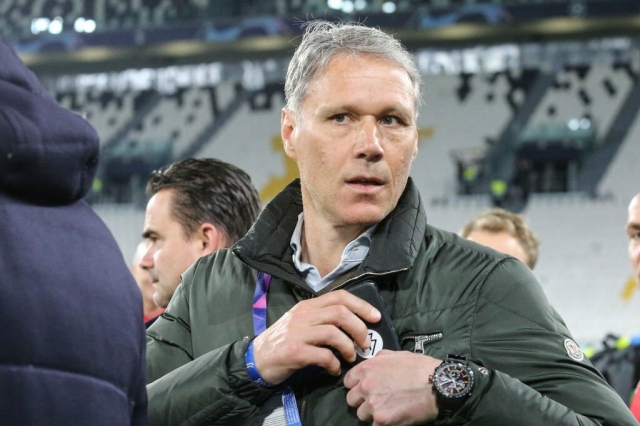 Van Basten: 'Những ai nói Ronaldo giỏi hơn Messi không biết gì về bóng đá' 355839