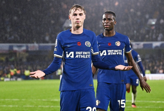 Sao trẻ Man City tiết lộ từng học tập 2 huyền thoại của kình địch MU 358329