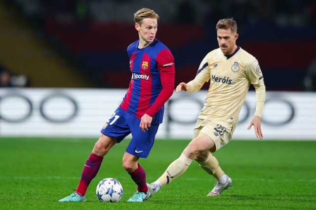 2 đại gia vào cuộc, tương lai De Jong tại Barca lại gặp biến lớn 365830