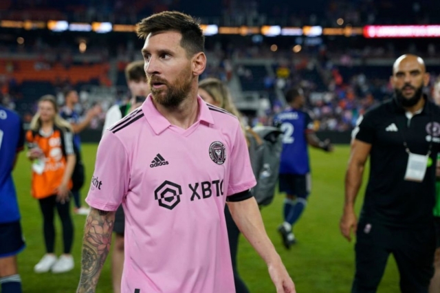 Bất ngờ với thân thế khủng của vệ sĩ được Beckham chọn bảo vệ Messi 318092