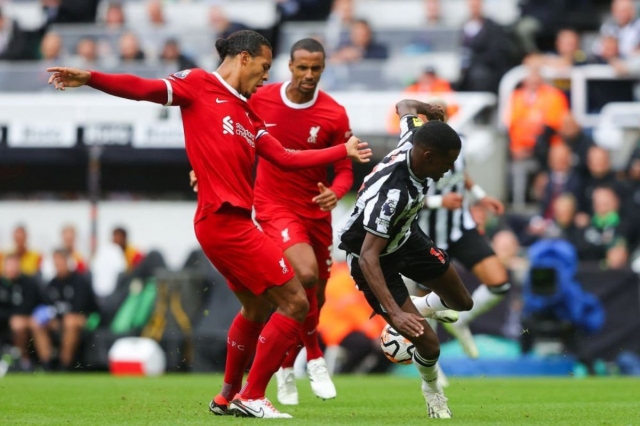Van Dijk có thể bị phạt nặng hơn sau tấm thẻ đỏ? 319242