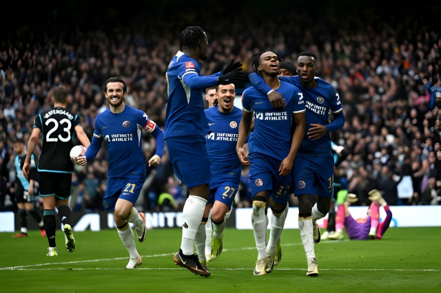 Bùng nổ phút bù giờ, Chelsea tiến vào bán kết FA Cup 423696