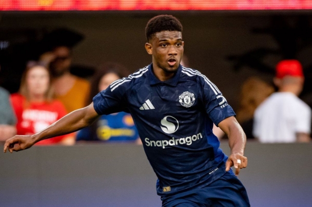 amad-diallo-am-chi-anh-muon-o-lai-man-united-ca-doi-khi-ngoi-sao-nay-khang-dinh-anh-san-sang-chien-dau-de-gianh-mot-suat-trong-ke-hoach-cua-erik-ten-hag-o-doi-mot-1722390732.jpg