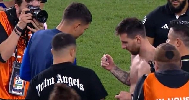 'Cuồng' Messi, tiền đạo đối thủ hứng chỉ trích nặng nề 318776