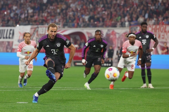 Thoát thua thót tim, Bayern Munich rơi xuống thứ 3 ở Bundesliga 334963